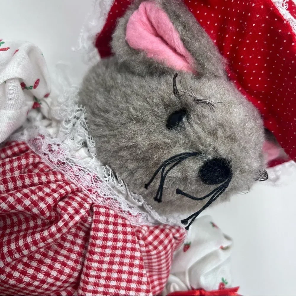 1982 Handmade Plush Mouse Basket Red Strawberry White eyelet Dress Gingham Apron